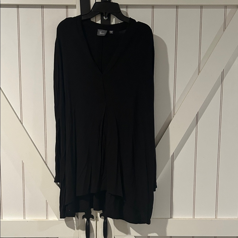 Chic Black Women's Tunic Top